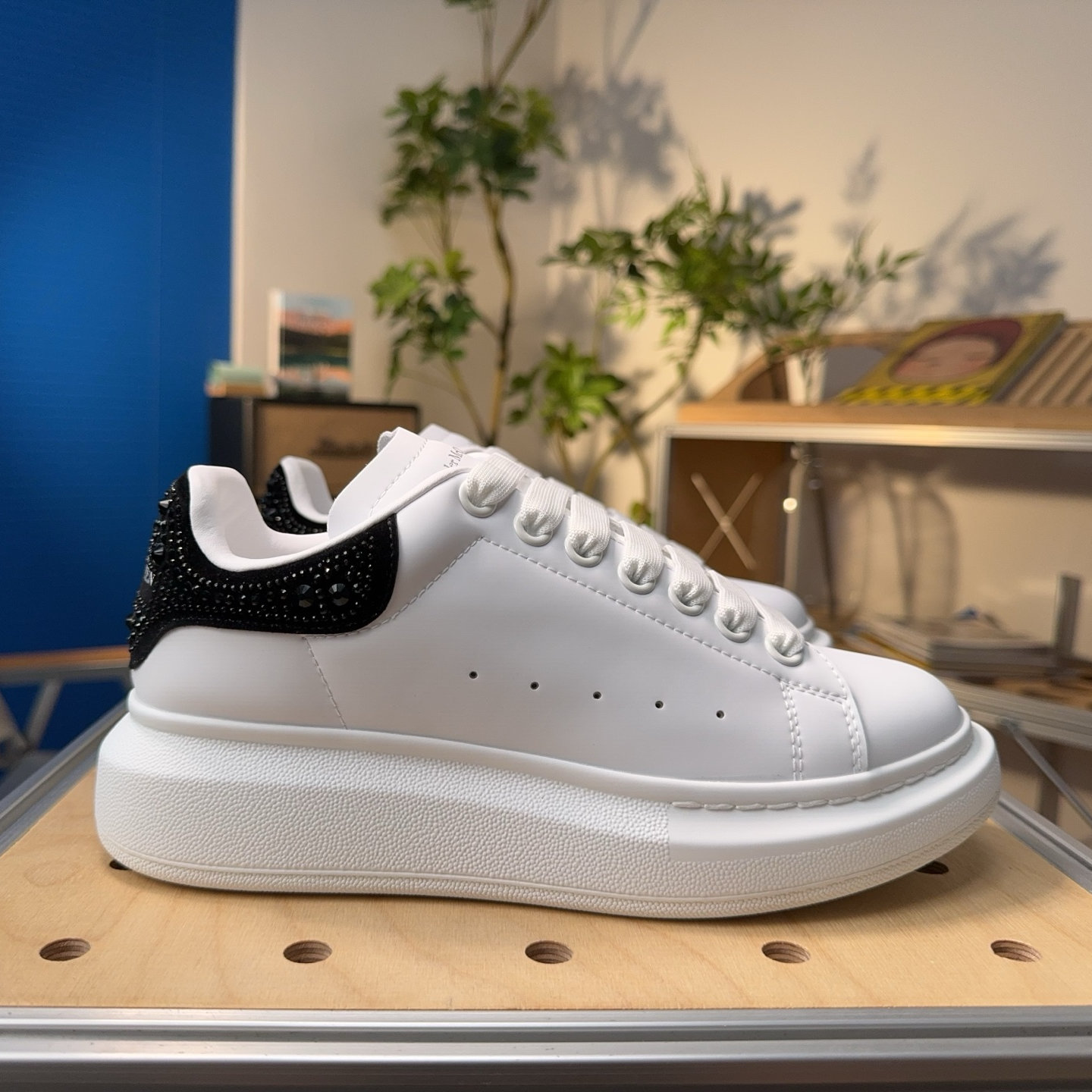 Women’s Oversized Sneaker in White Jet Black
