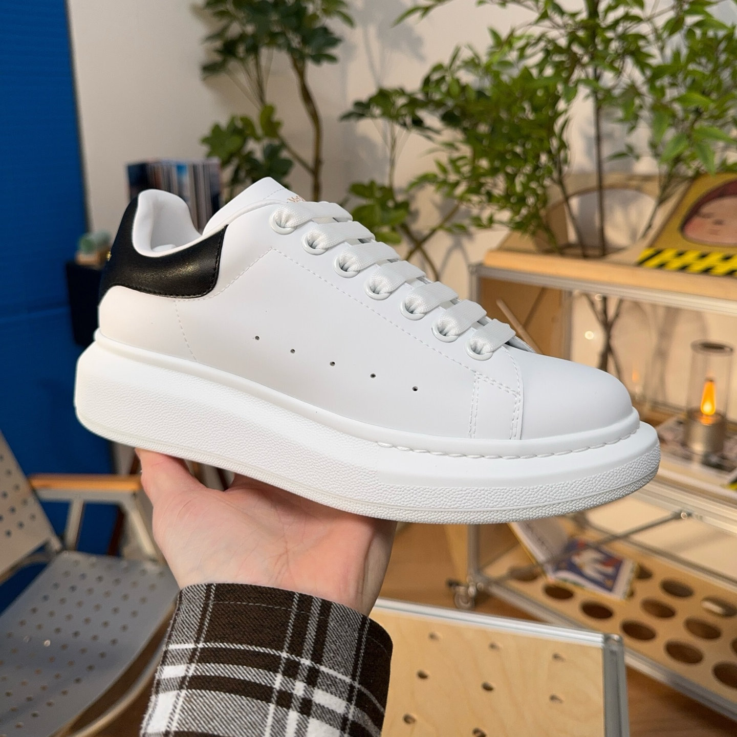 Men’s Oversized Sneaker in White/Black
